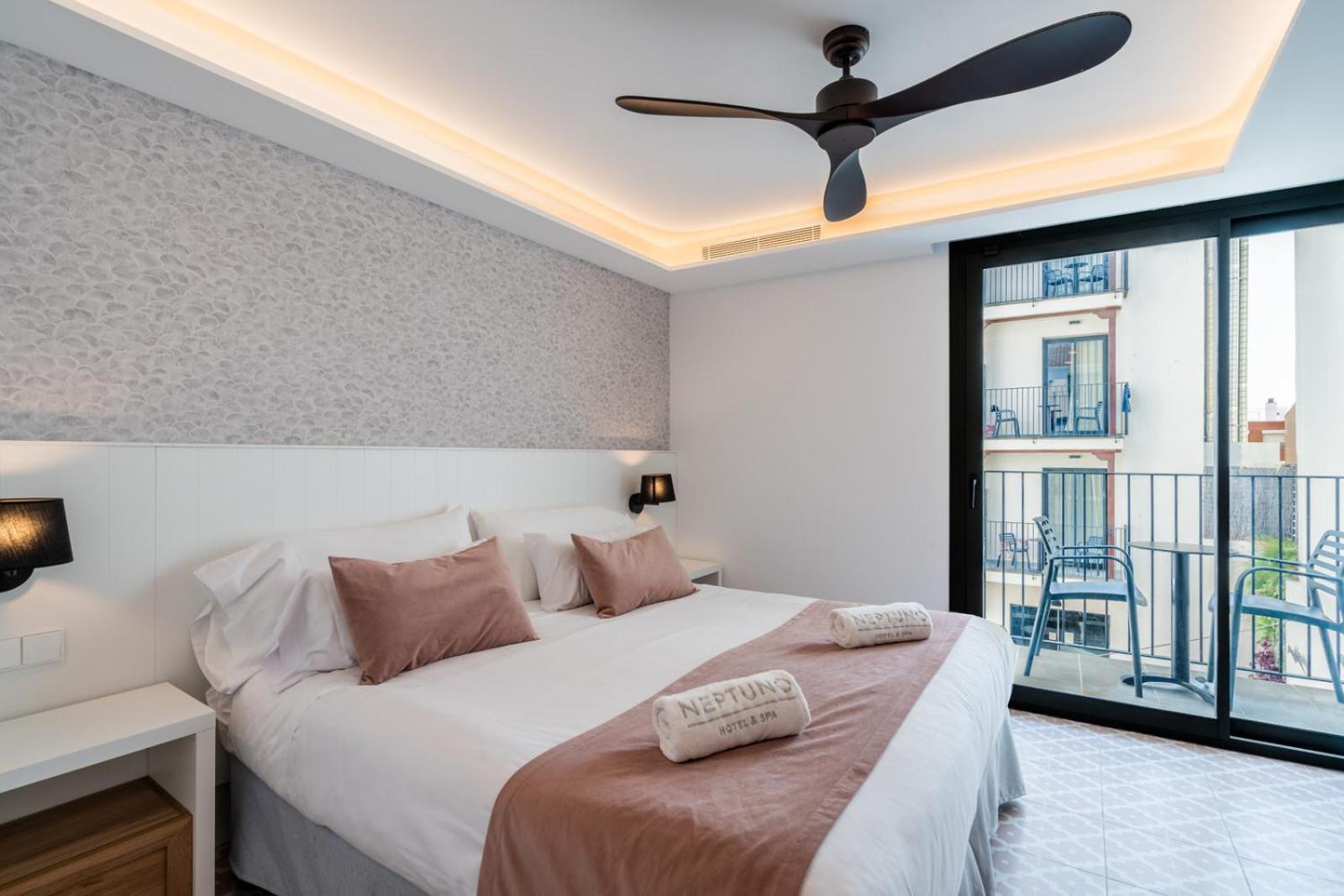 Neptuno Hotel & Spa 4 Sup Calella Room photo