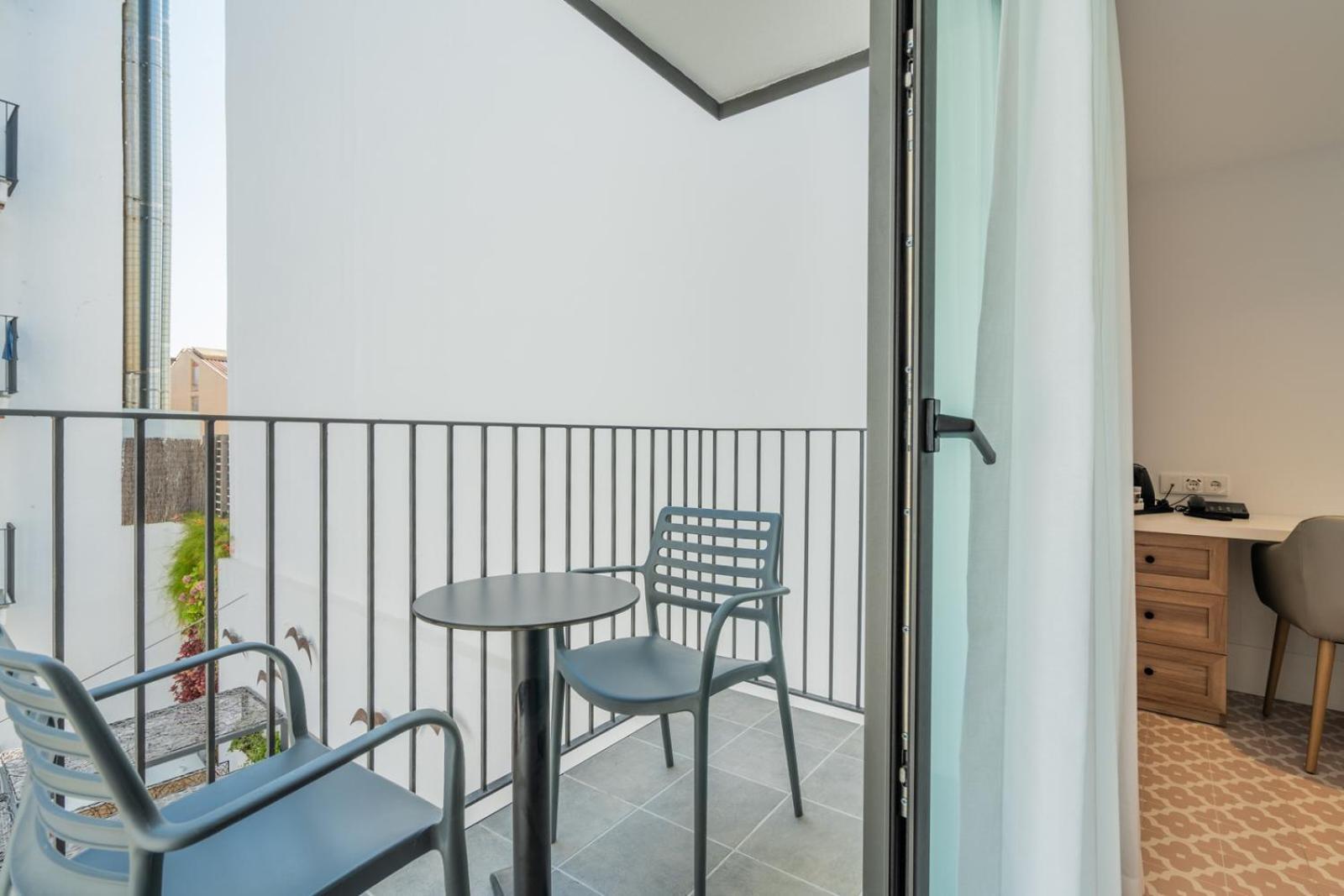 Neptuno Hotel & Spa 4 Sup Calella Room photo