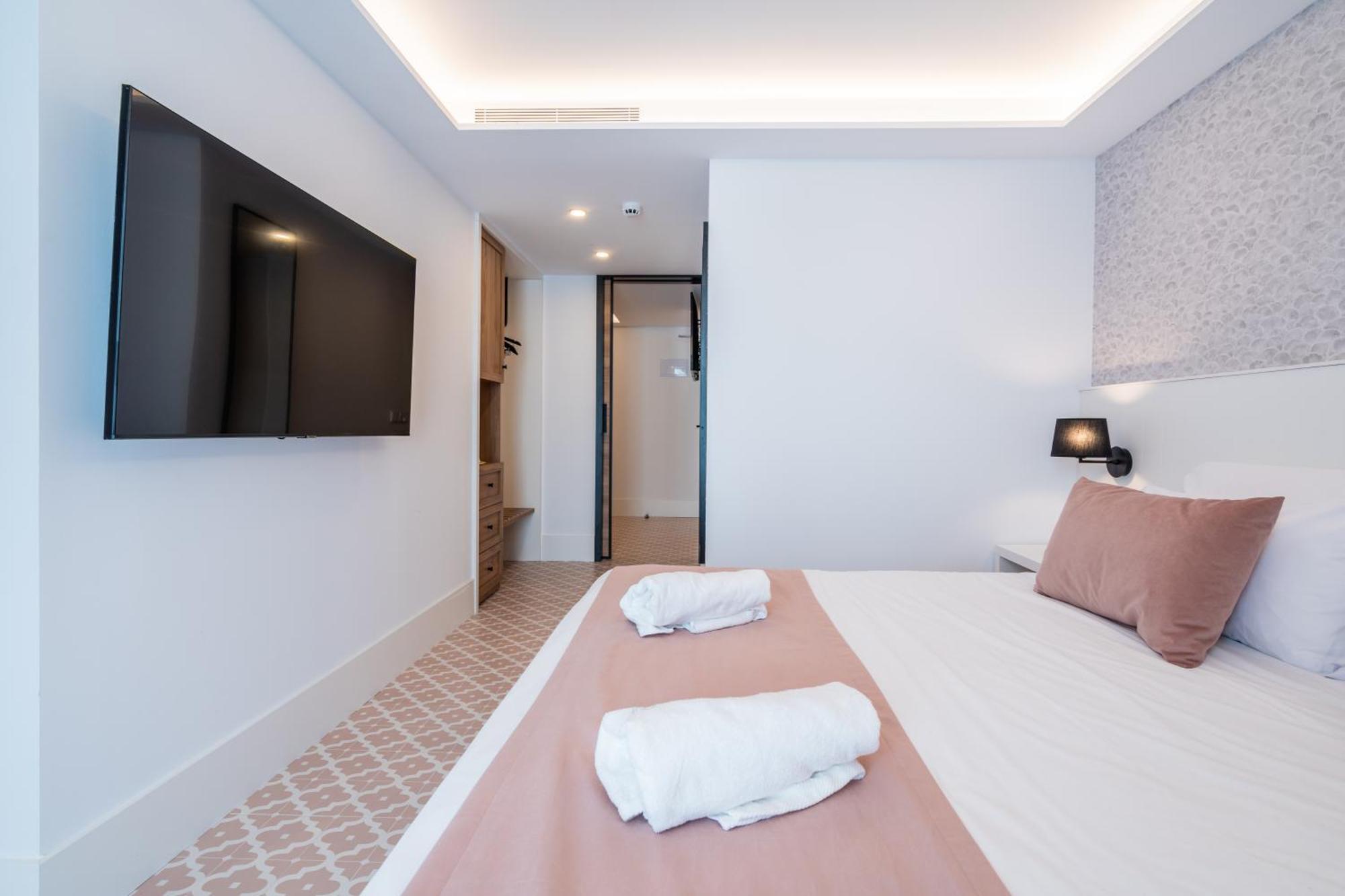 Neptuno Hotel & Spa 4 Sup Calella Room photo