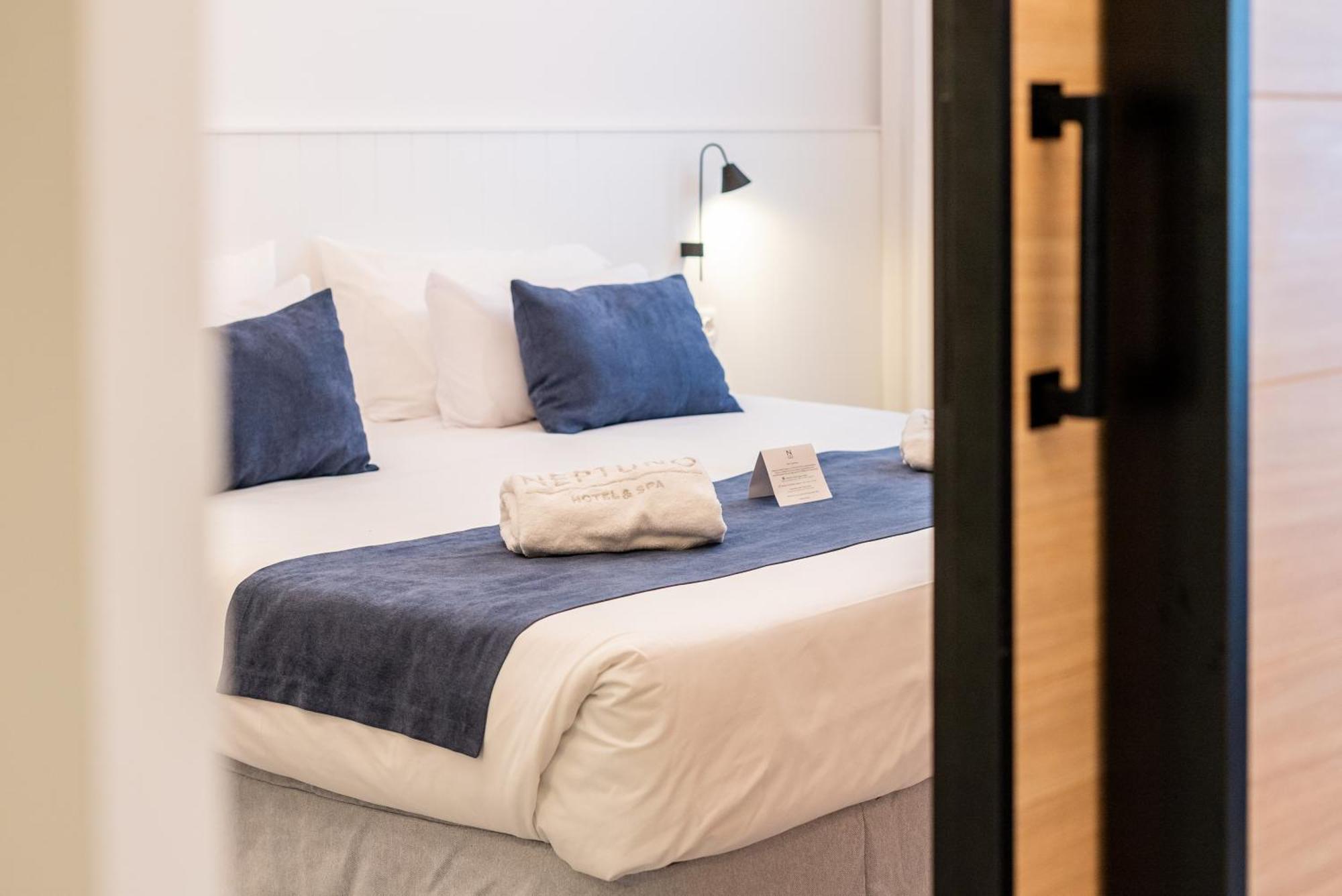 Neptuno Hotel & Spa 4 Sup Calella Room photo