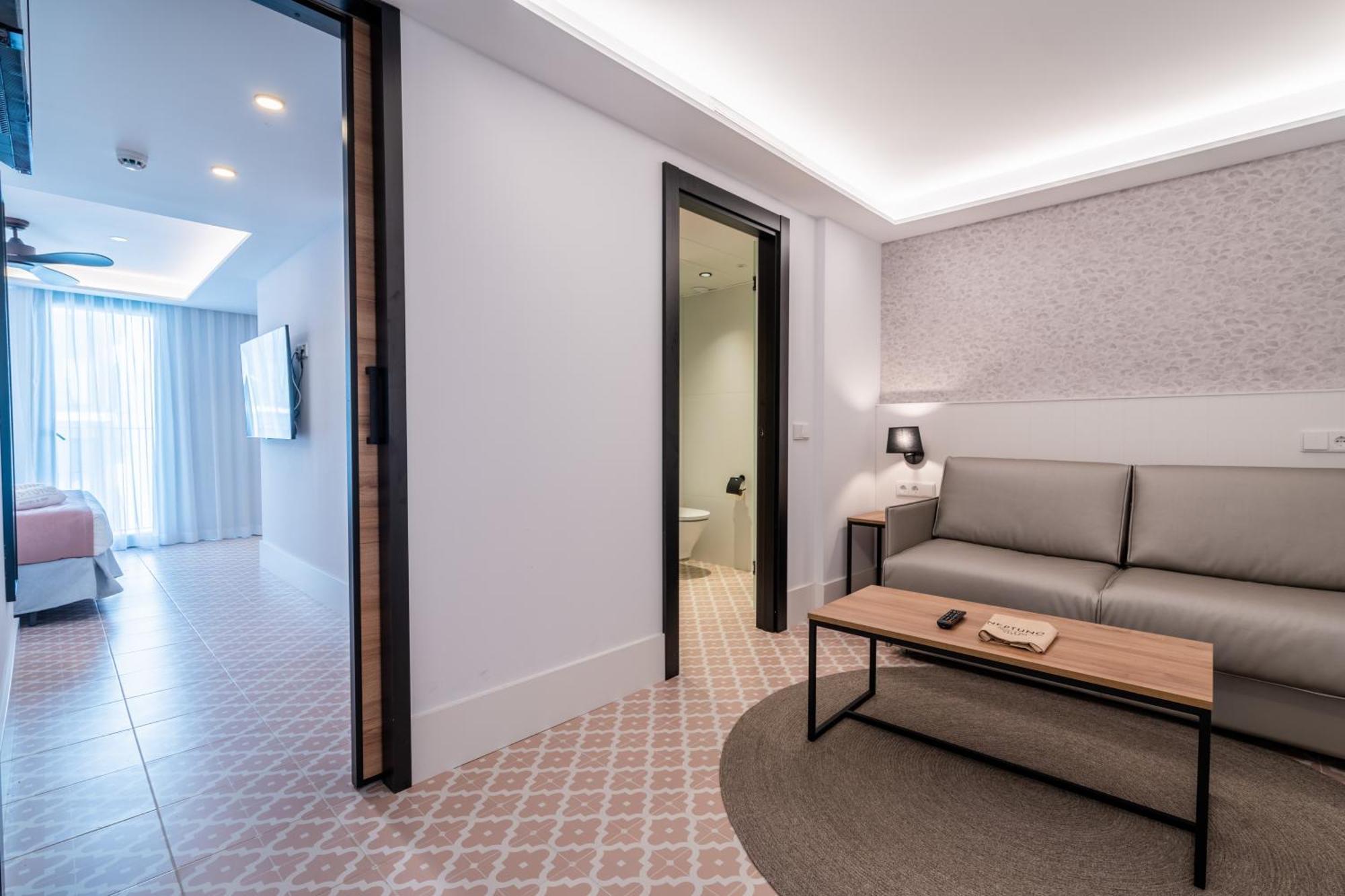 Neptuno Hotel & Spa 4 Sup Calella Room photo