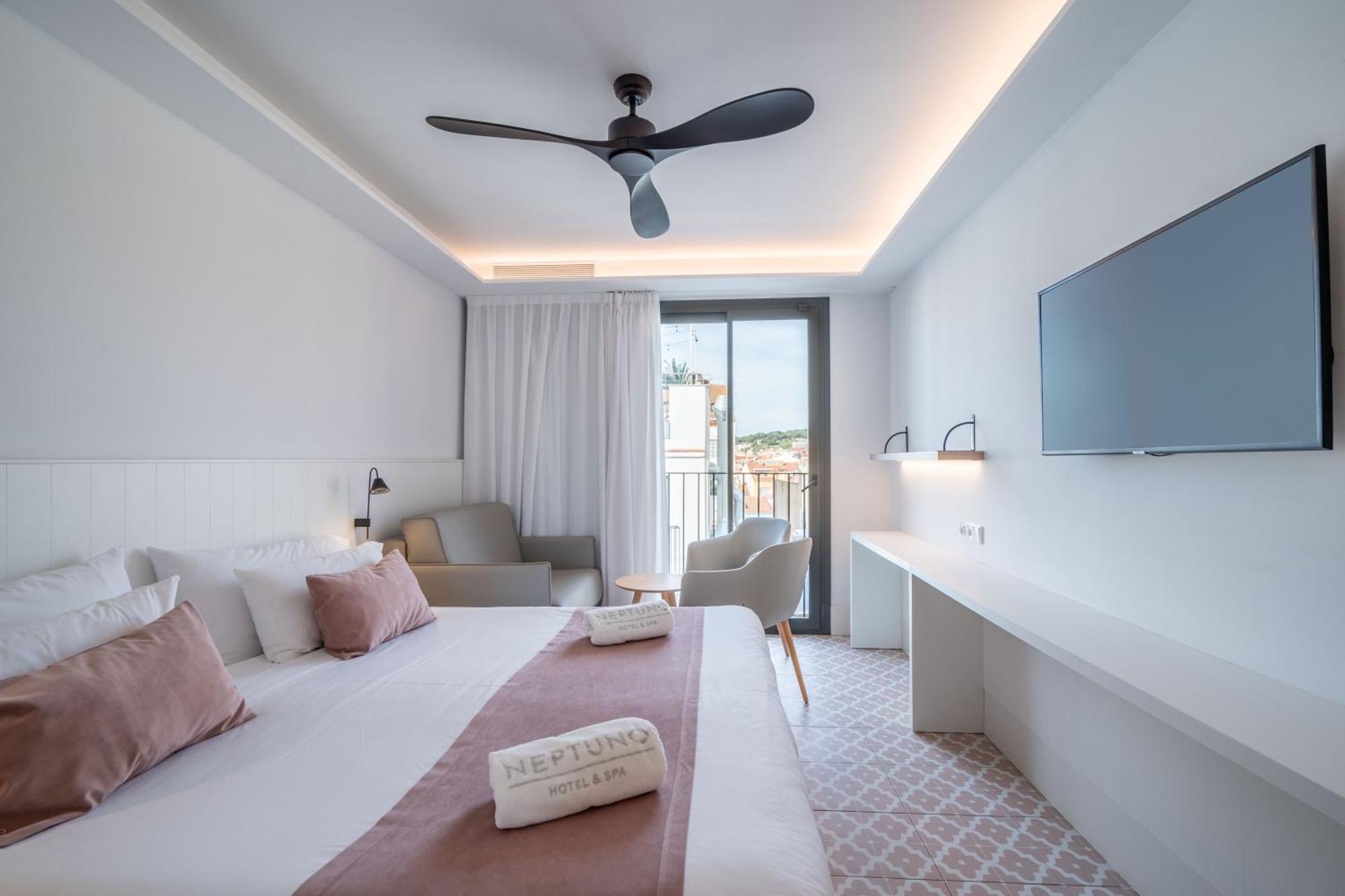 Neptuno Hotel & Spa 4 Sup Calella Exterior photo